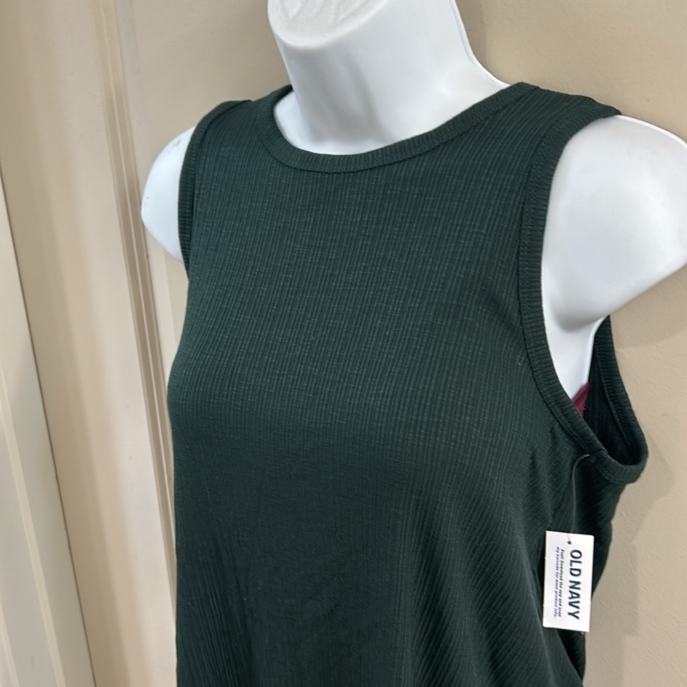 Old Navy Ribbed Tank Top - Picture 3 of 6